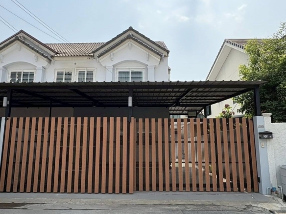 Newly Renovated Townhome For Rent at Udomsuk Sukhumvit 103
