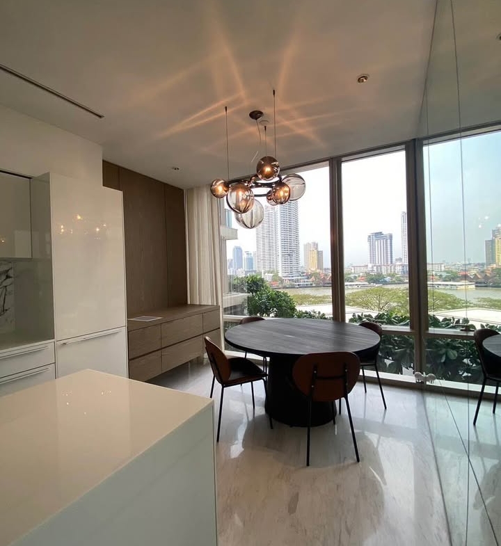 Four Seasons Private Residences Spacious City View For Rent