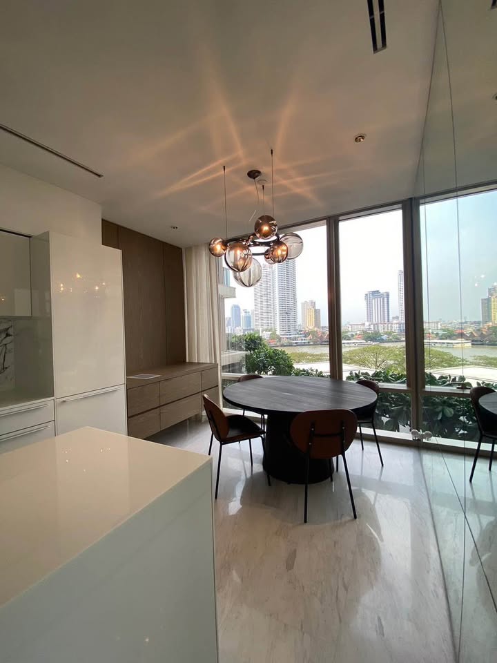 Four Seasons Private Residences Spacious City View For Rent