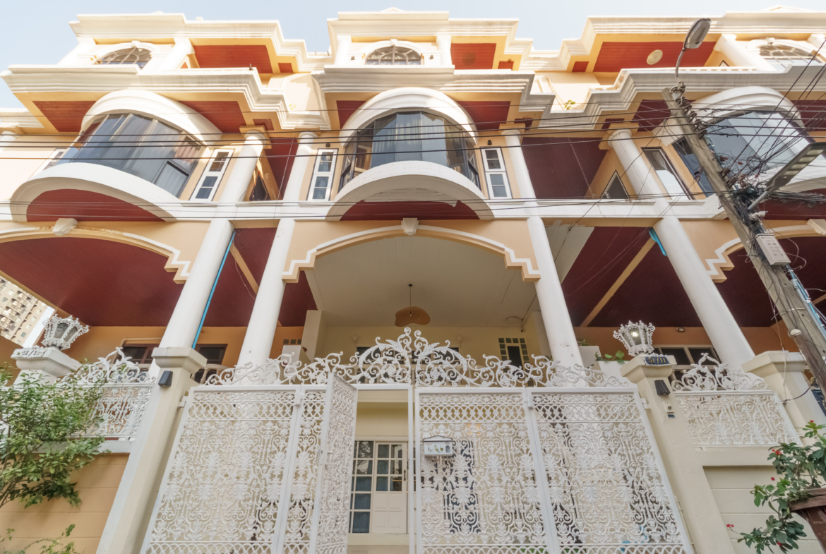 Luxury 5 storey townhome in Thonglor Soi 25