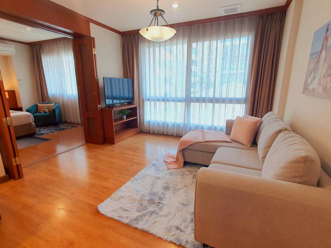 Executive Full Service One Bedroom Apartment For Rent at Thonglor Near BTS