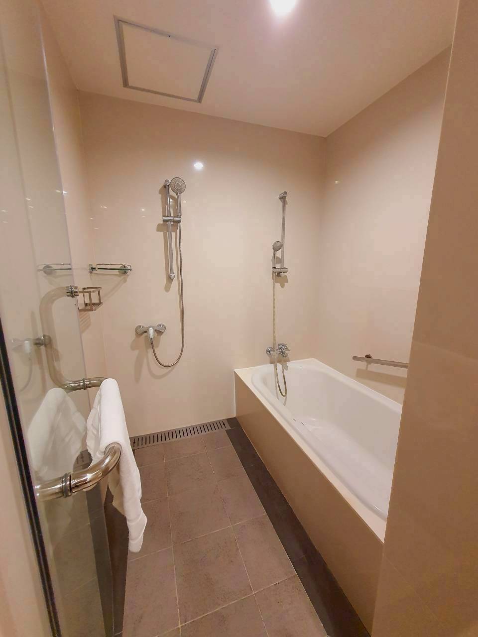 LINE_ALBUM_504_260521_38