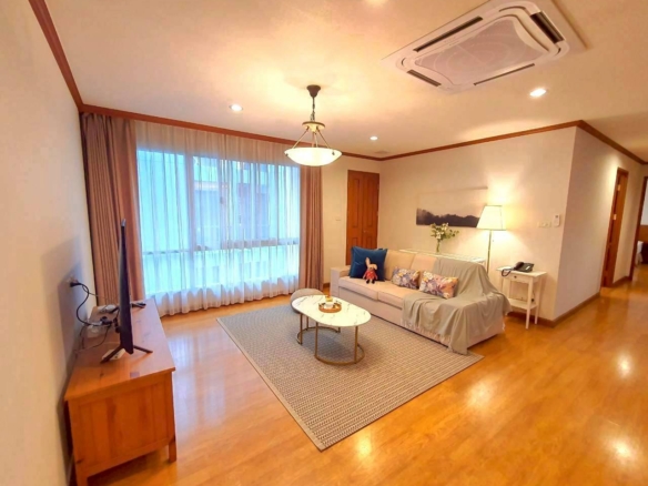 Full Service Apartment 2 Bedroom For Rent at Thonglor Near BTS