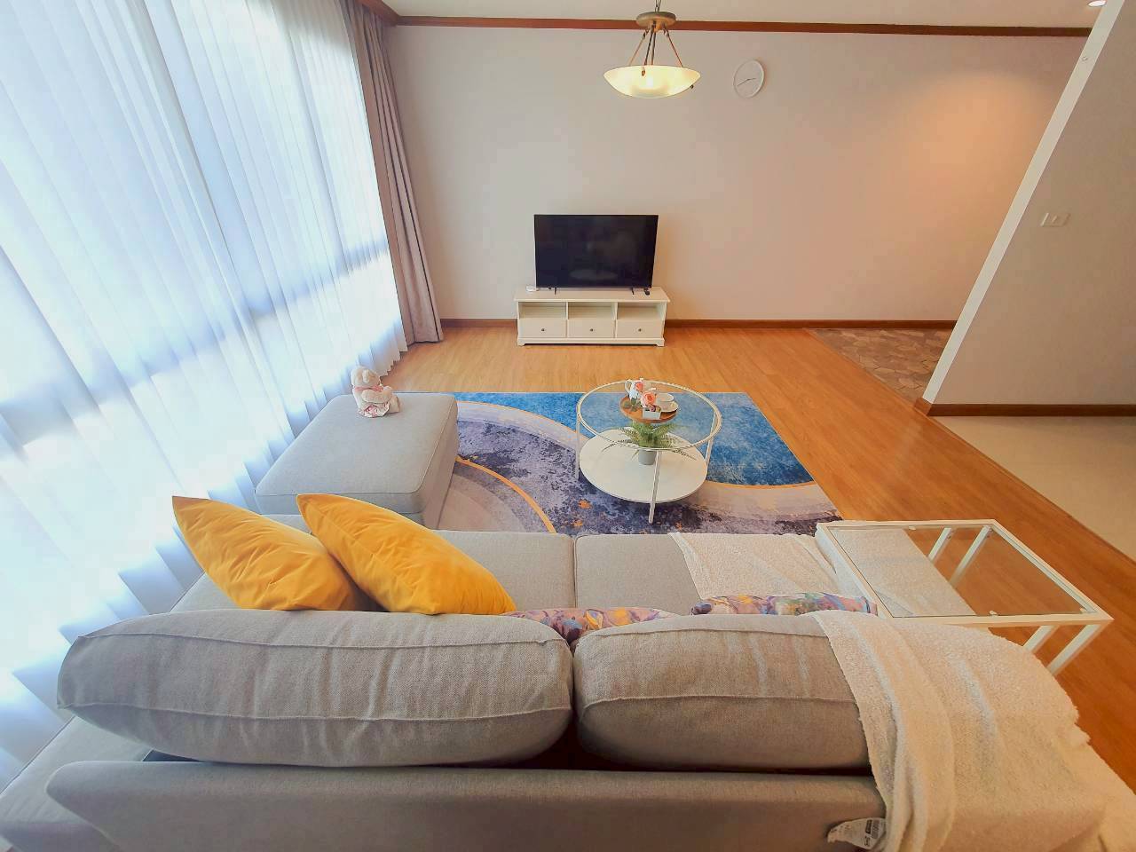 Full Service 2 Bedroom Suite Apartment For Rent at Thonglor Near BTS