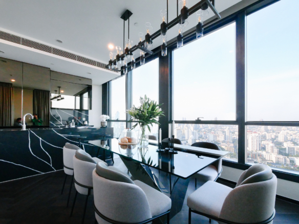 Super luxury 3 bedroom condo for rent in Thonglor