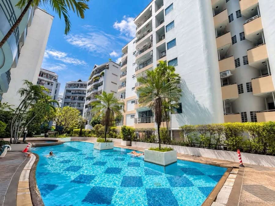 856934026_18375173743210236_205171869555183575_n for sale 2 bedroom in Rama 4 Phrakanong